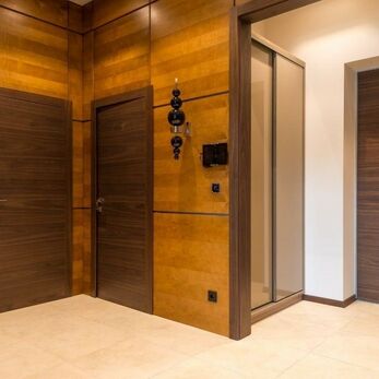 Sự thật về cửa thép vân gỗ có bị gỉ không?