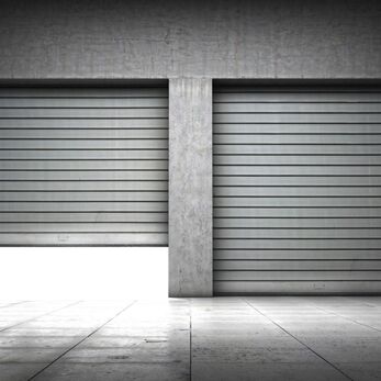 Cửa chống cháy cho tầng hầm: Vì sao không thể chọn qua loa?
