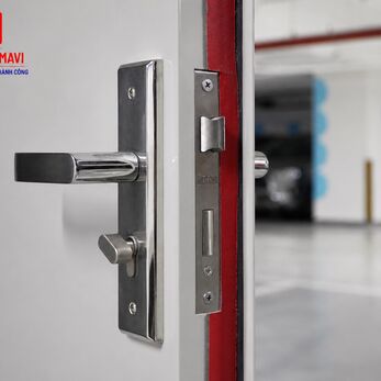 Khóa cửa chống cháy: Chi tiết kỹ thuật ảnh hưởng trực tiếp đến an toàn PCCC