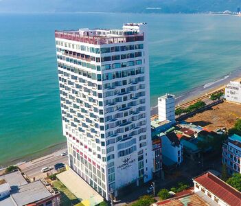 Khách sạch Hương Việt Quy Nhơn cùng cửa thép chống cháy Nam Phát Mavi