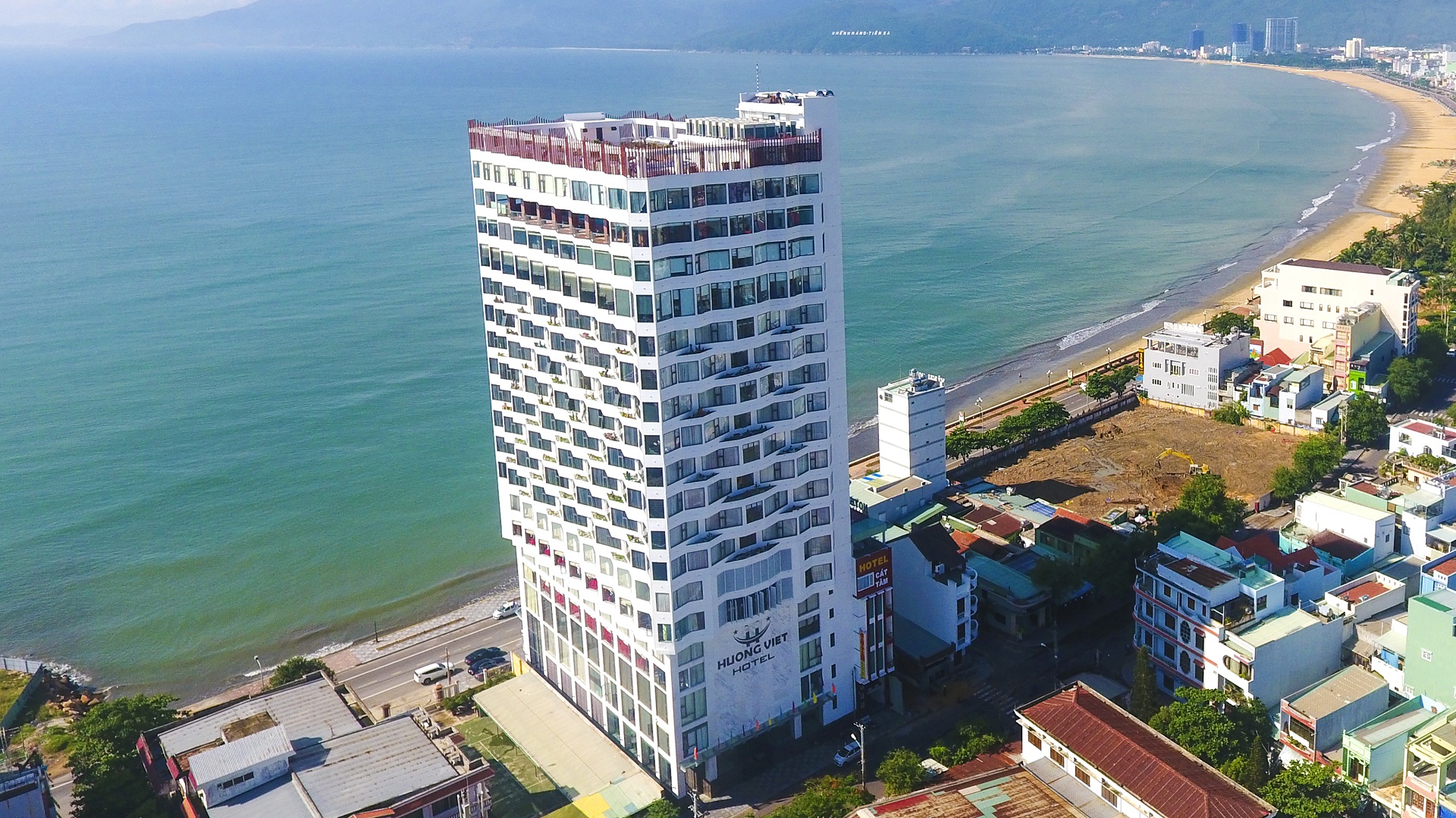Khách sạch Hương Việt Quy Nhơn cùng cửa thép chống cháy Nam Phát Mavi