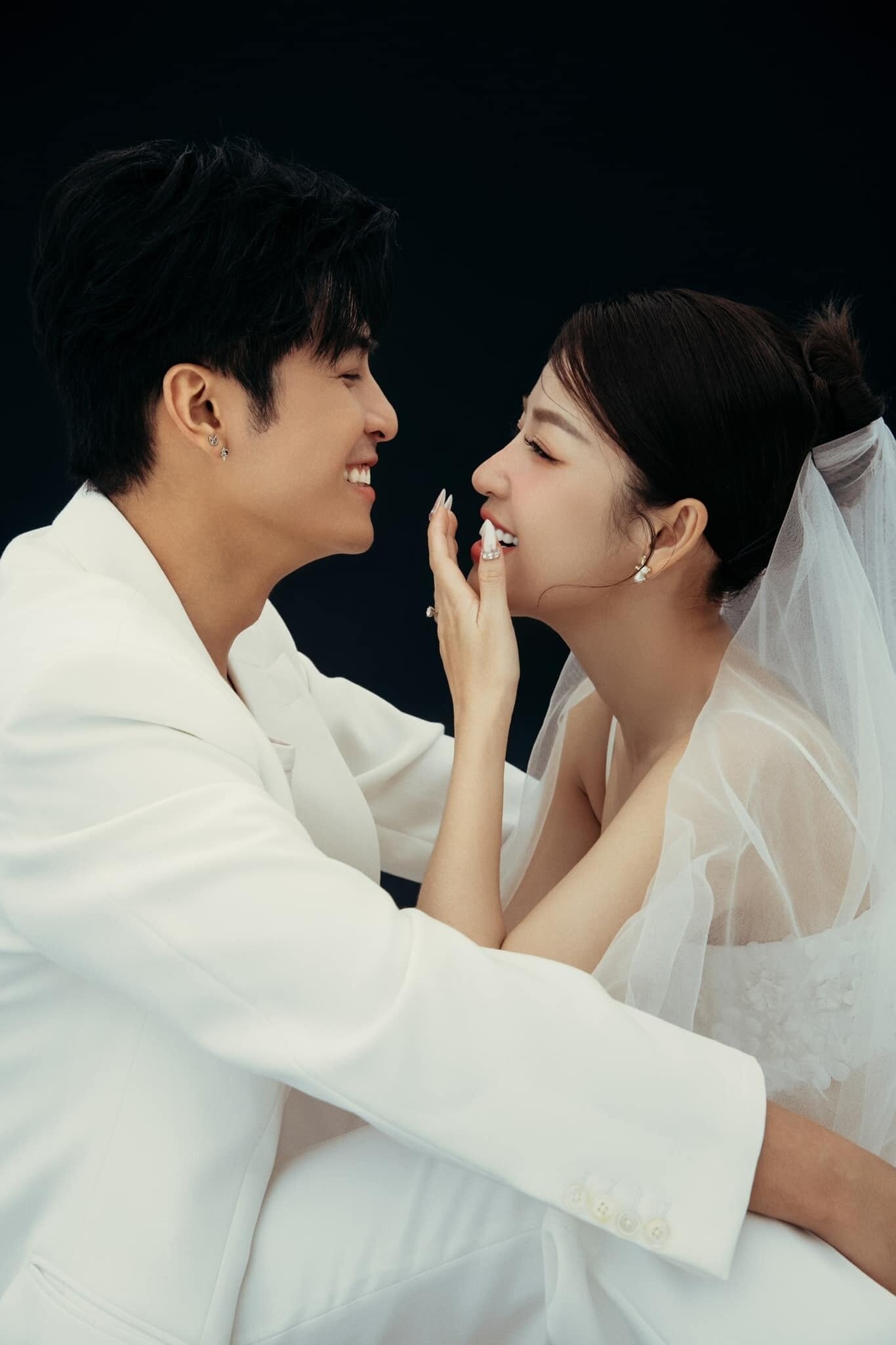Puka, Gin Tuấn Kiệt đón thành viên mới sau một năm kết hôn - Cách chọn cửa gỗ công nghiệp phù hợp với mỗi không gian